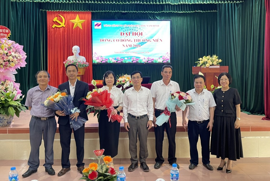 z7751961764873 775a3b133e34628e93c96ddd211f1749