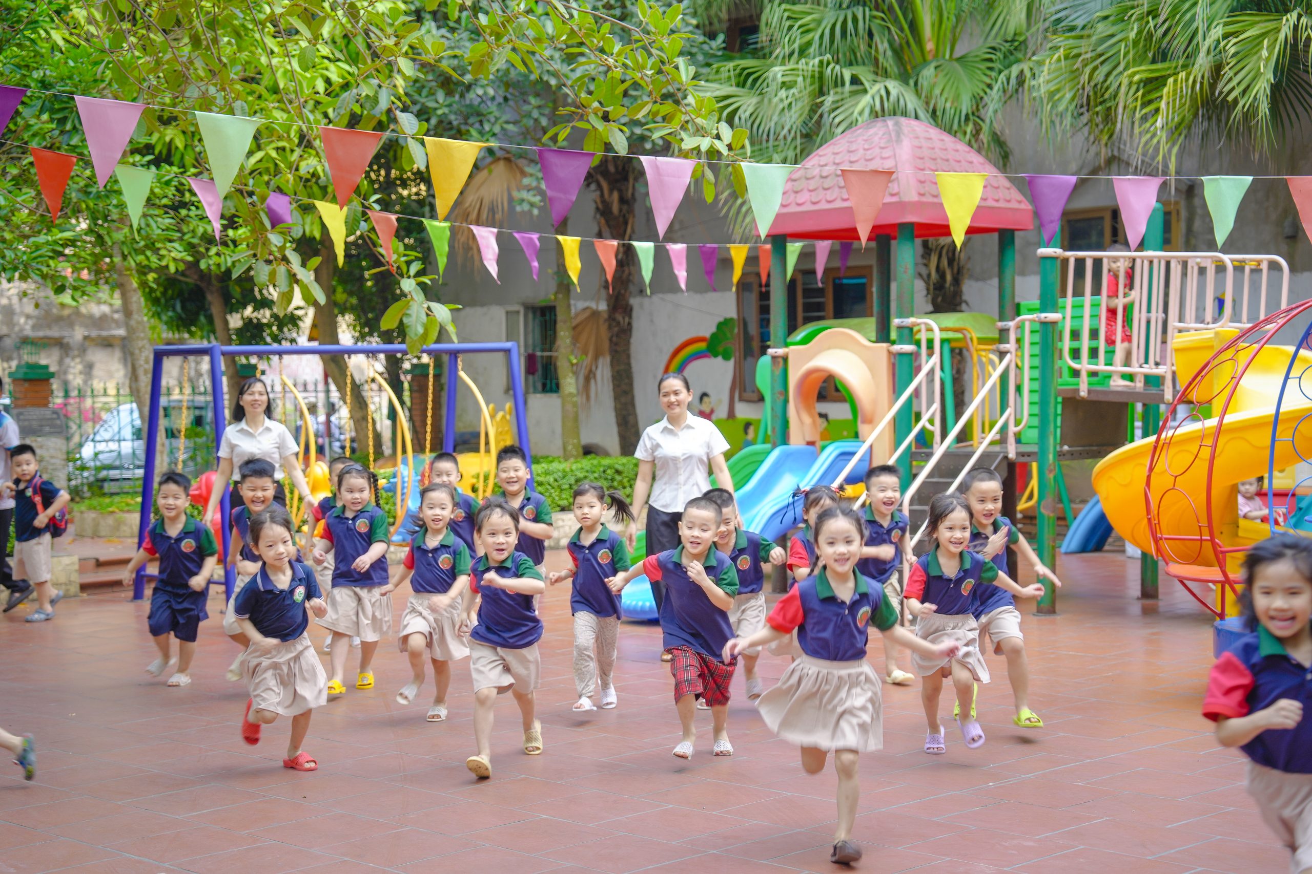 Tổng Công ty May Hưng Yên - CTCP: Sáu thập kỷ "Kết mạch tự hào - Chuyển mình vươn xa" 5 DSC01904 scaled