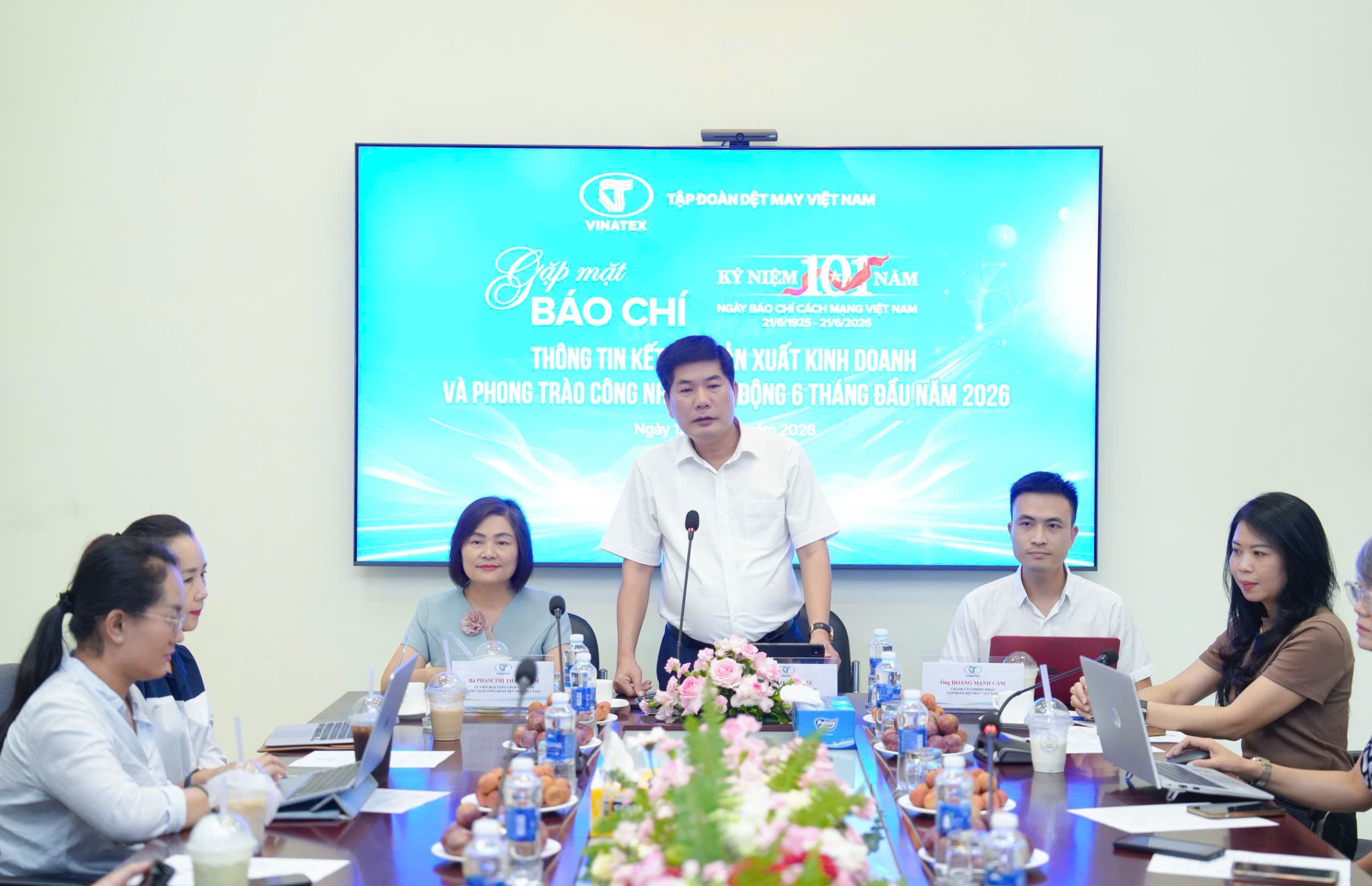 Vinatex gặp mặt báo chí nhân kỷ niệm 101 năm ngày Báo chí Cách mạng Việt Nam 1
