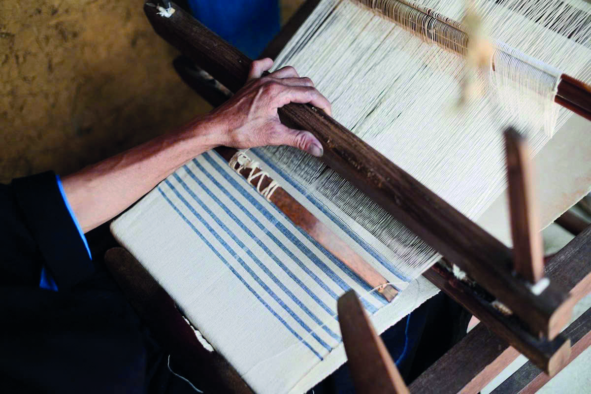Viết tiếp màu chàm Nùng An 6