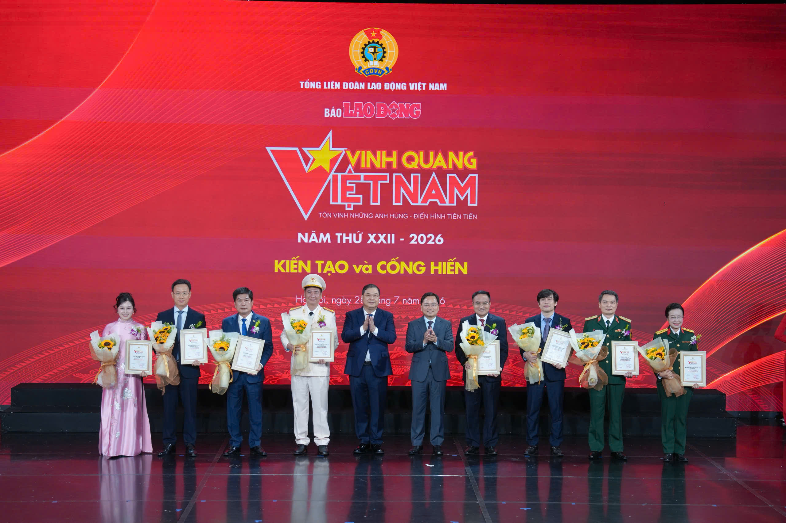 Vinatex được vinh danh tại Chương trình “Vinh quang Việt Nam năm 2026”