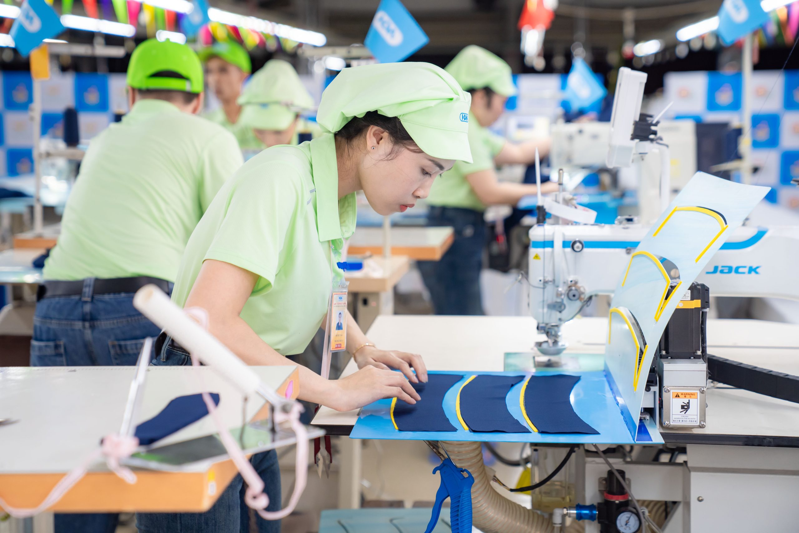 Hơn 100 thí sinh tham gia thi lĩnh vực Dệt kim Hội thi thợ giỏi ngành Dệt May Việt Nam lần thứ VII năm 2026