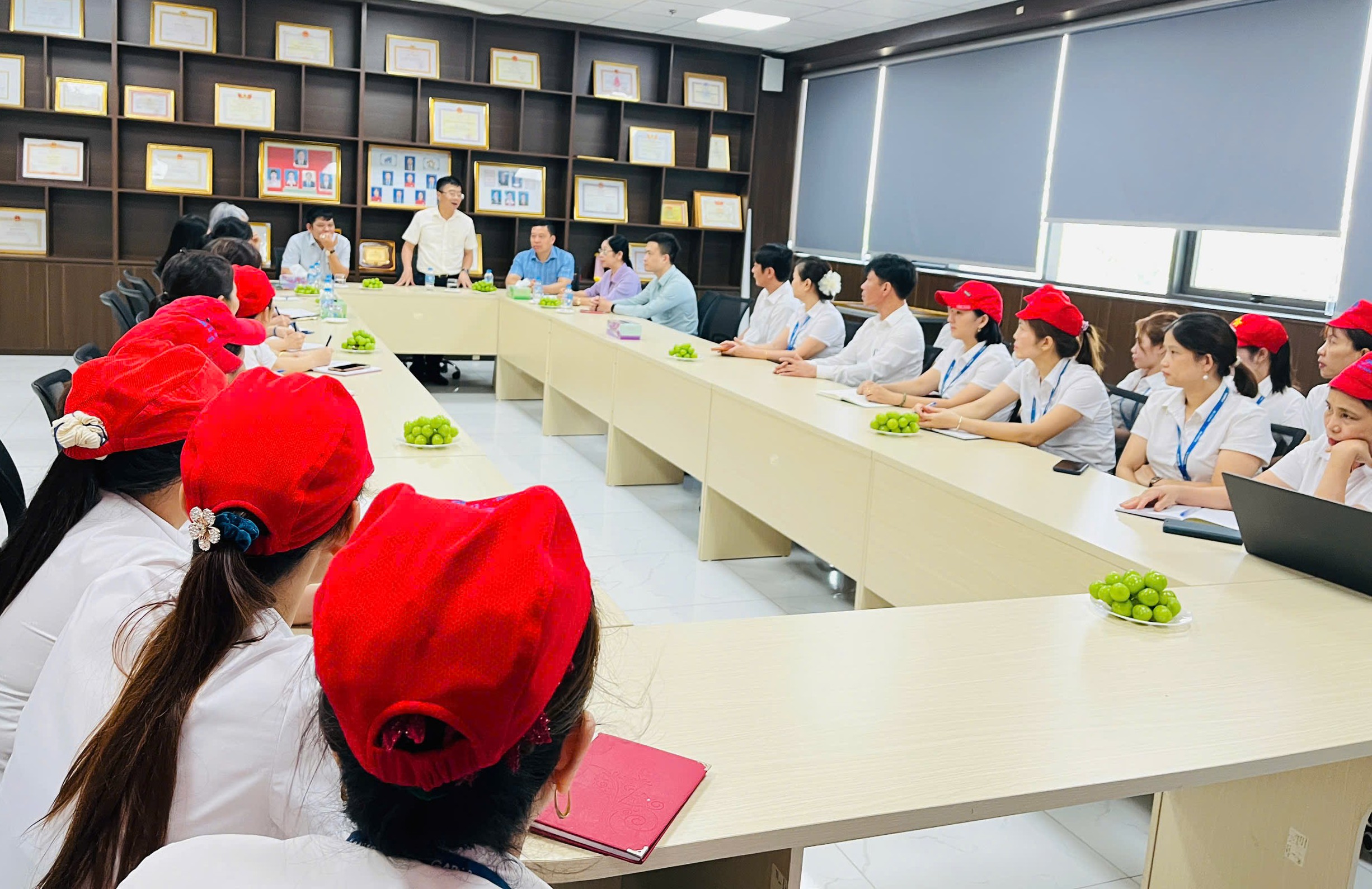 Chủ tịch HĐQT Vinatex Lê Tiến Trường làm việc tại các đơn vị May 10 khu vực Bắc Trung Bộ 1 May Bim Son