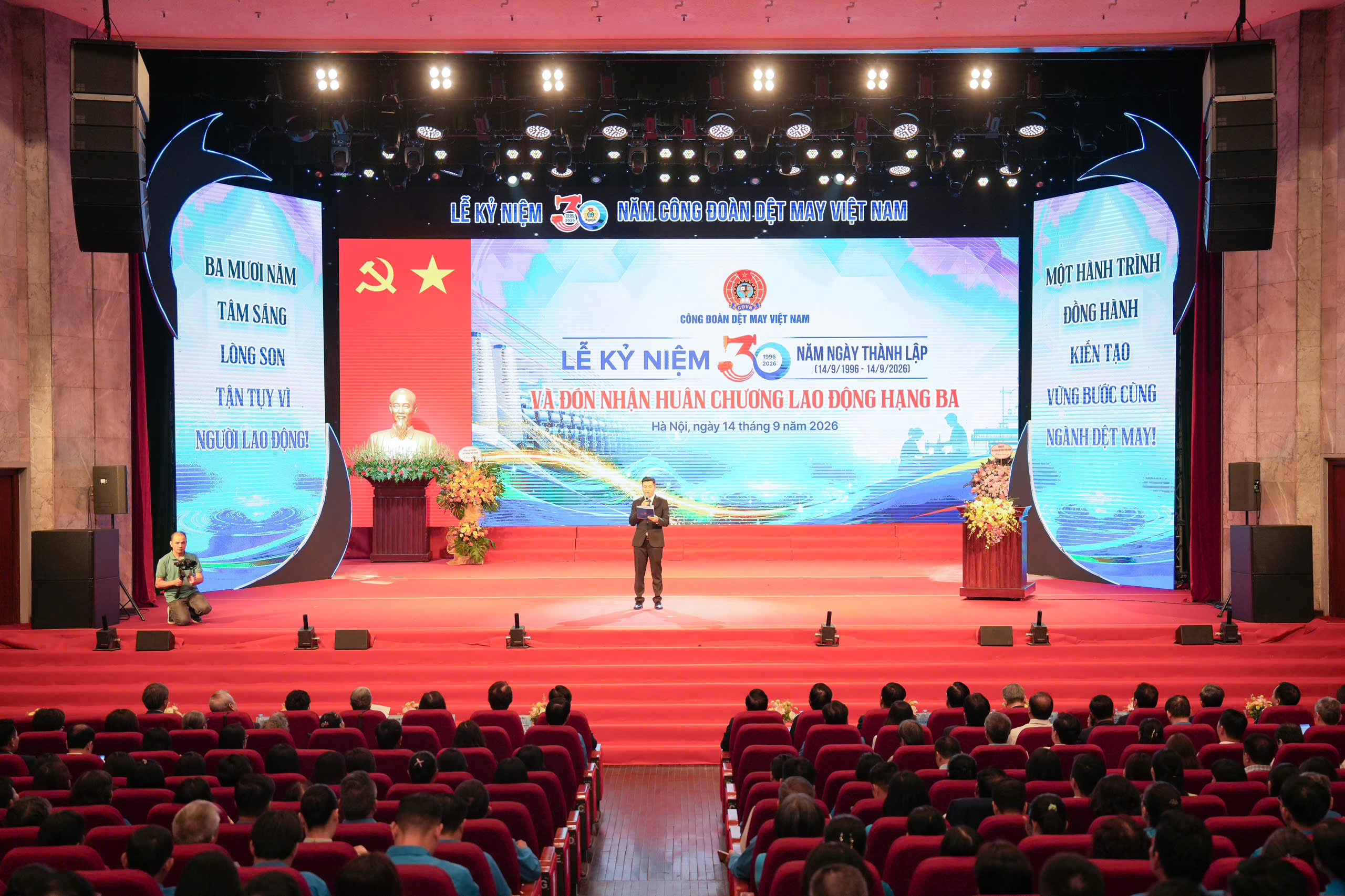 30 nam cong doan det may 1