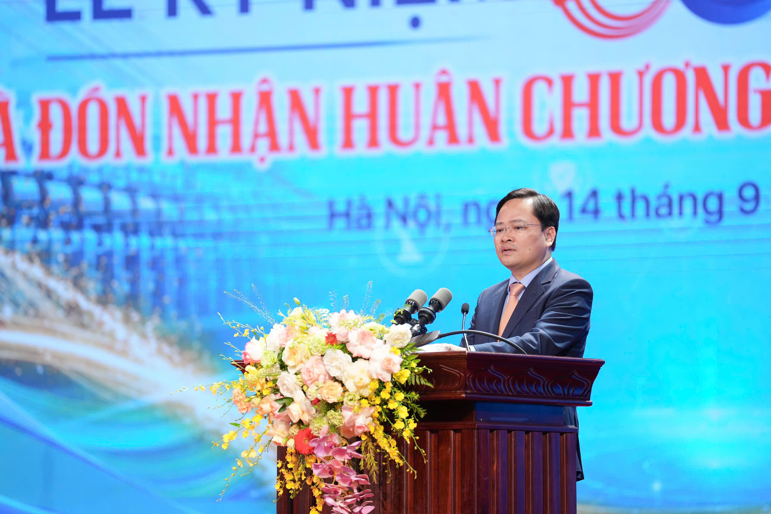 30 nam cong doan det may 19