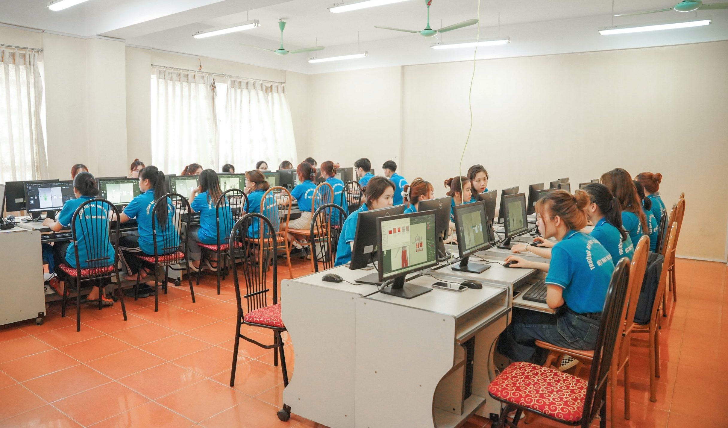 Làm chủ công nghệ: Bước ngoặt cho nhân lực dệt may