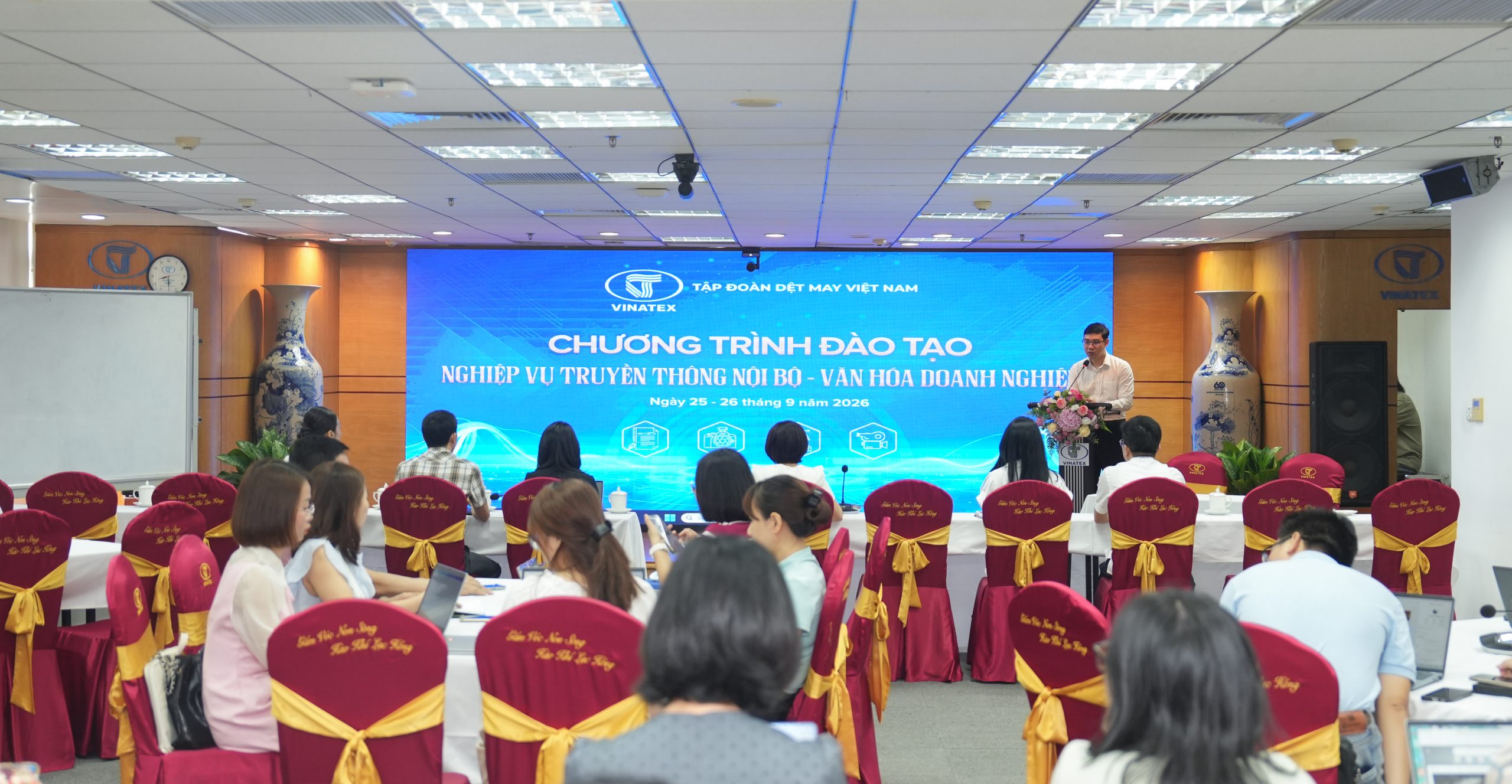 Nâng cao năng lực truyền thông nội bộ và lan tỏa văn hóa doanh nghiệp trong hệ thống Vinatex 1 DSC02212 scaled