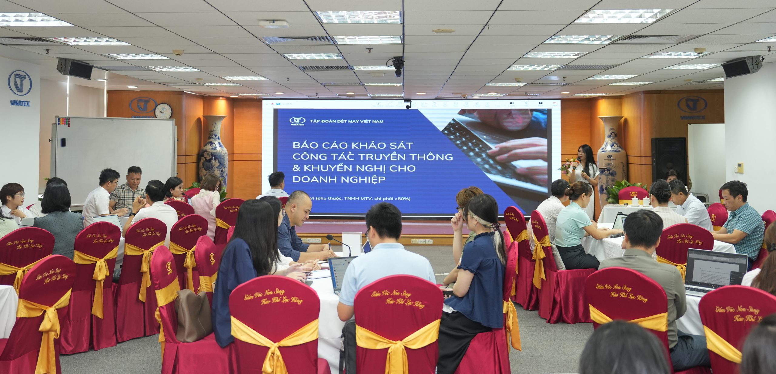 Nâng cao năng lực truyền thông nội bộ và lan tỏa văn hóa doanh nghiệp trong hệ thống Vinatex 3 DSC02245 scaled