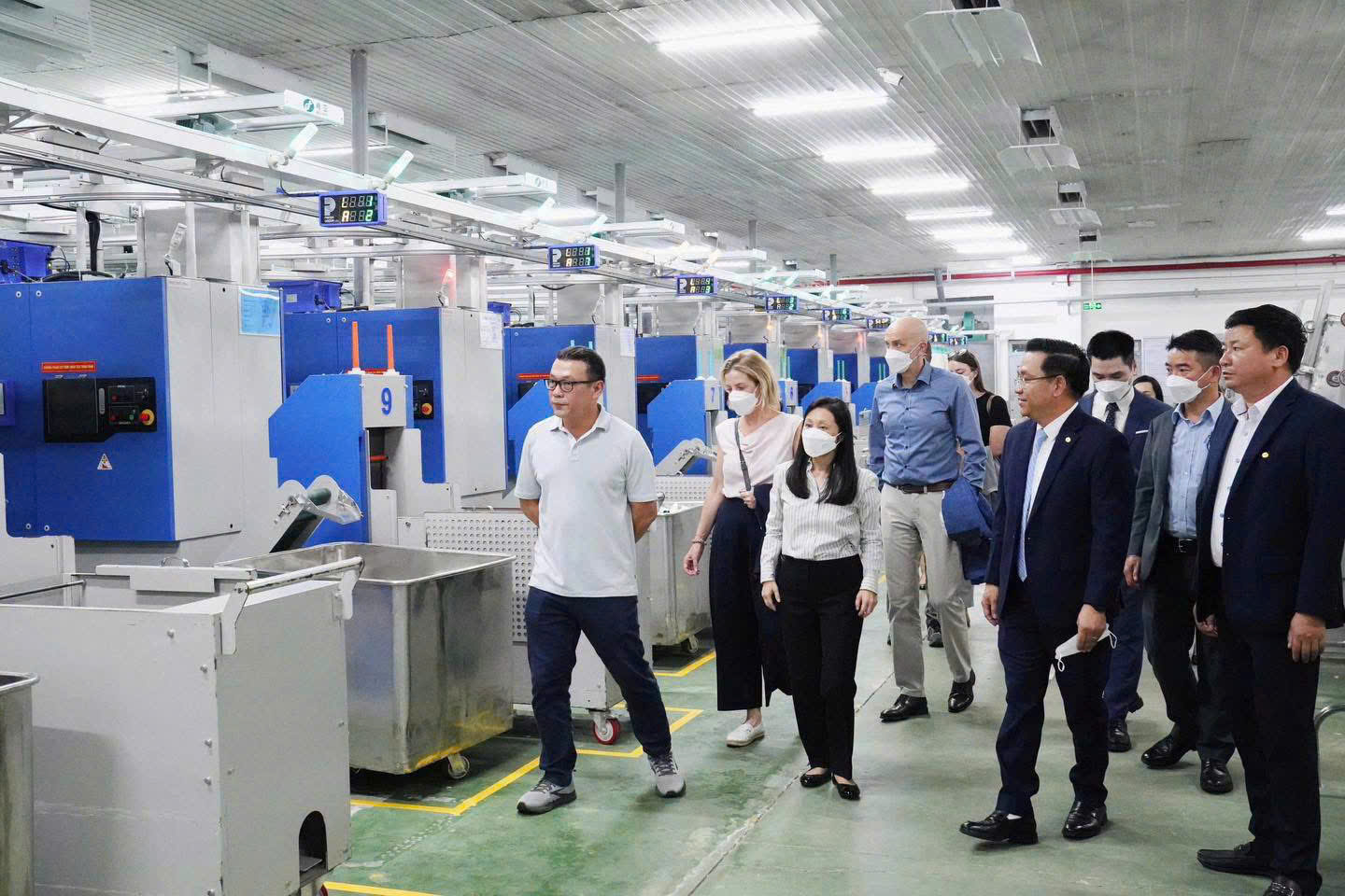 Hòa Thọ vinh dự đón tiếp Đoàn Đại sứ quán và Tổng Lãnh sự quán Hoa Kỳ tại Việt Nam 3 Hoa Tho tiep dai su quan Hoa Ky 3