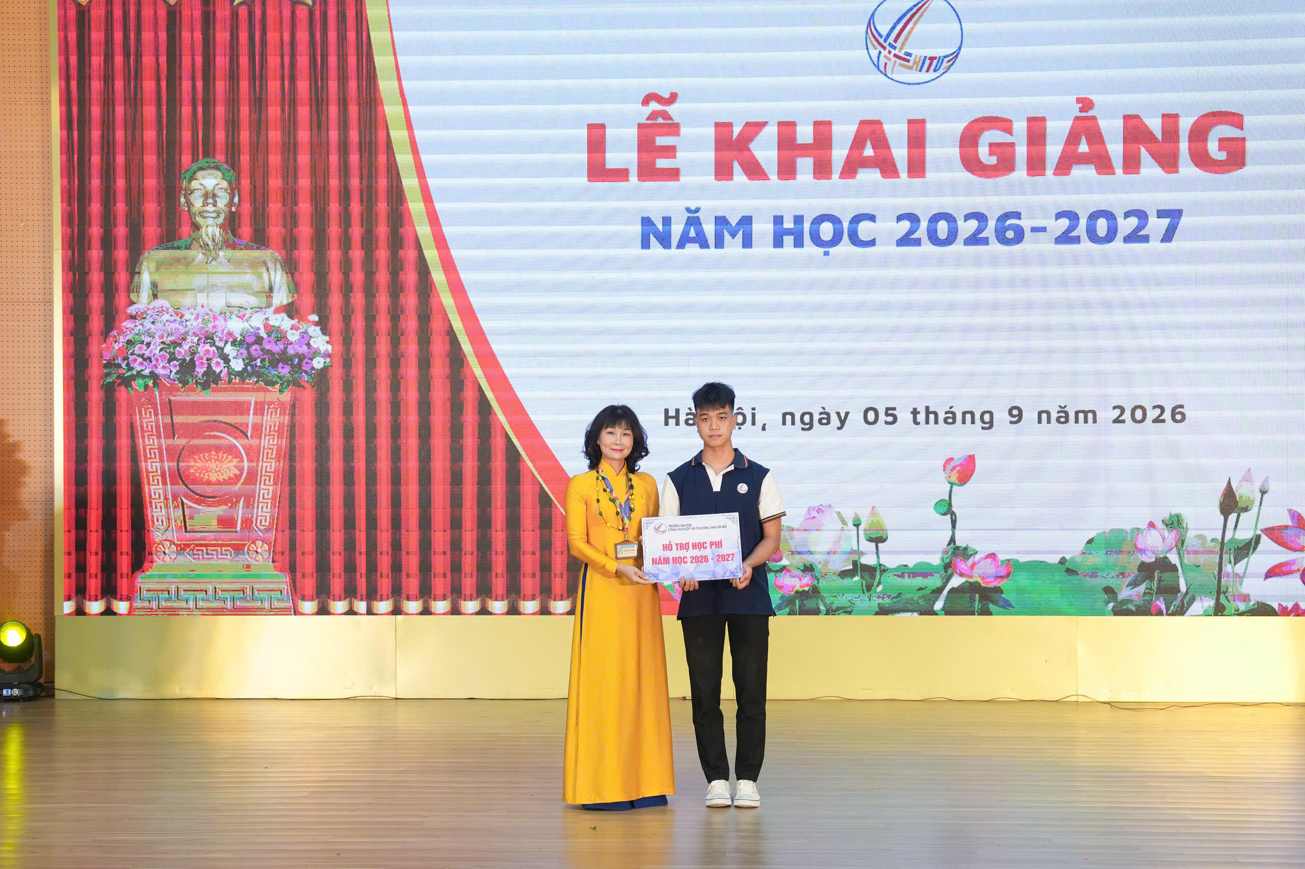Hơn 6.000 sinh viên HITU bước vào năm học 2026-2027 13 khai giang hitu 10