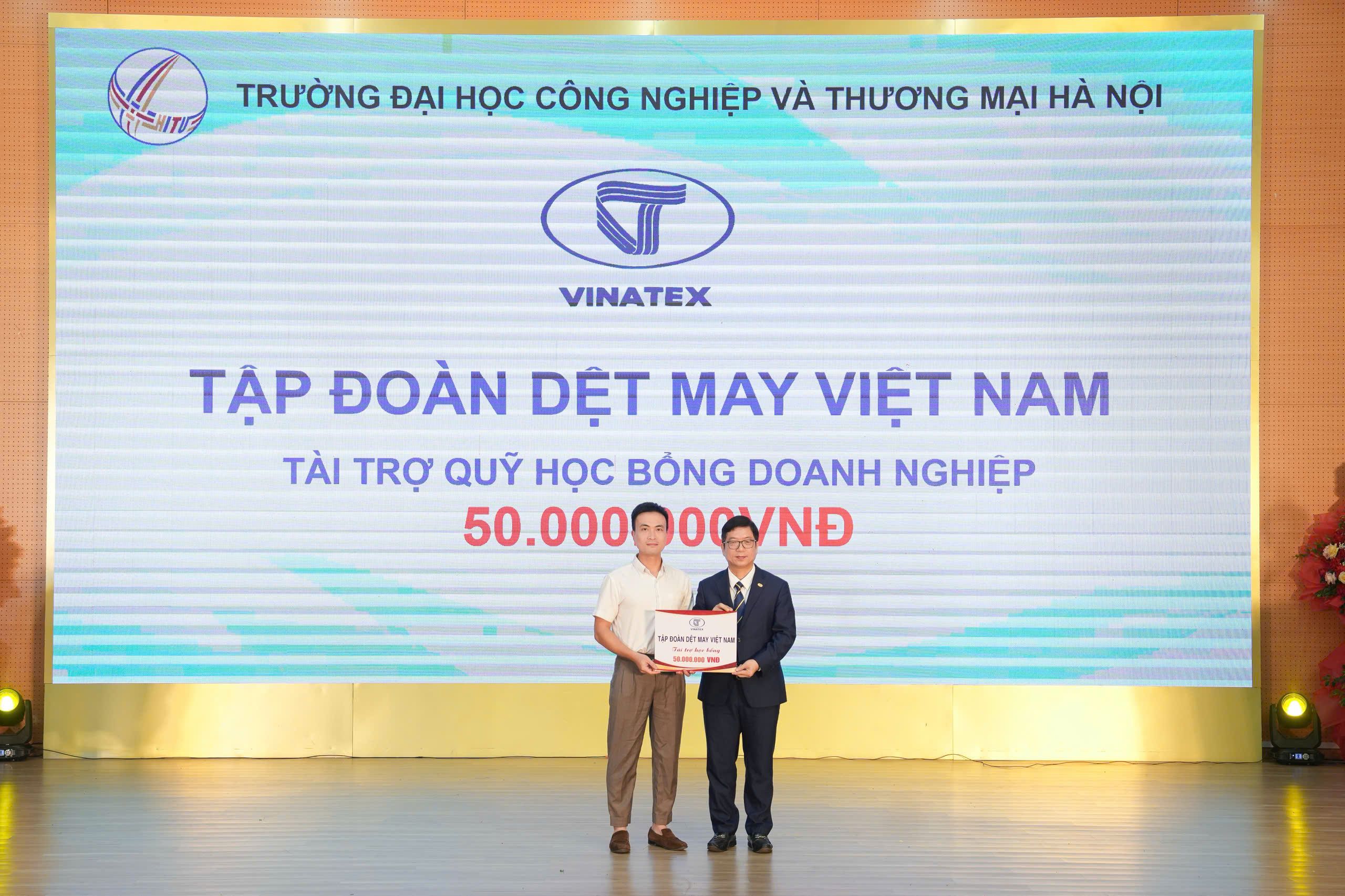 Hơn 6.000 sinh viên HITU bước vào năm học 2026-2027 10 khai giang hitu 11