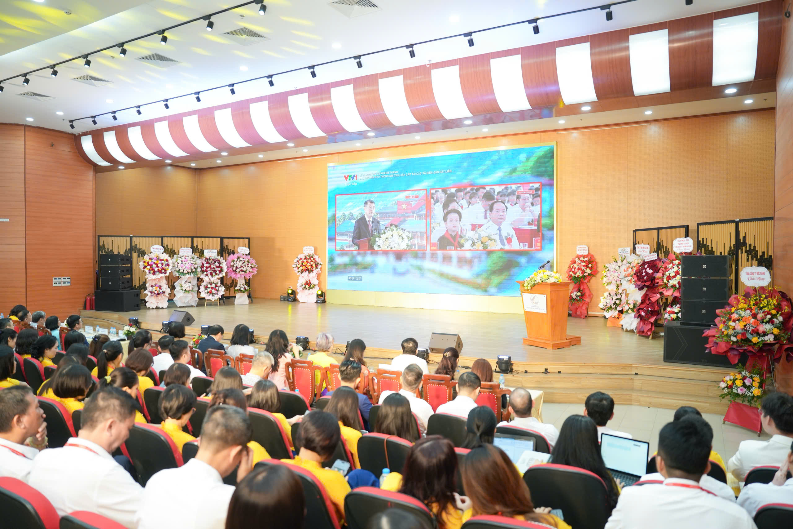 Hơn 6.000 sinh viên HITU bước vào năm học 2026-2027 3 khai giang hitu 15