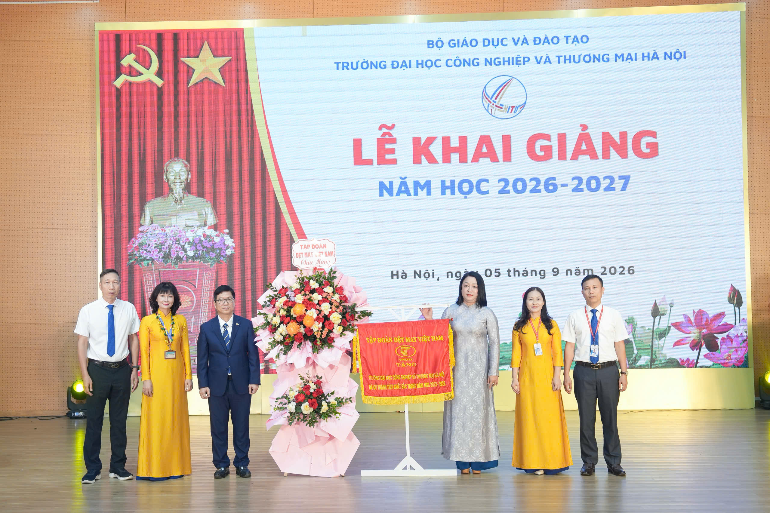 khai giang hitu 6