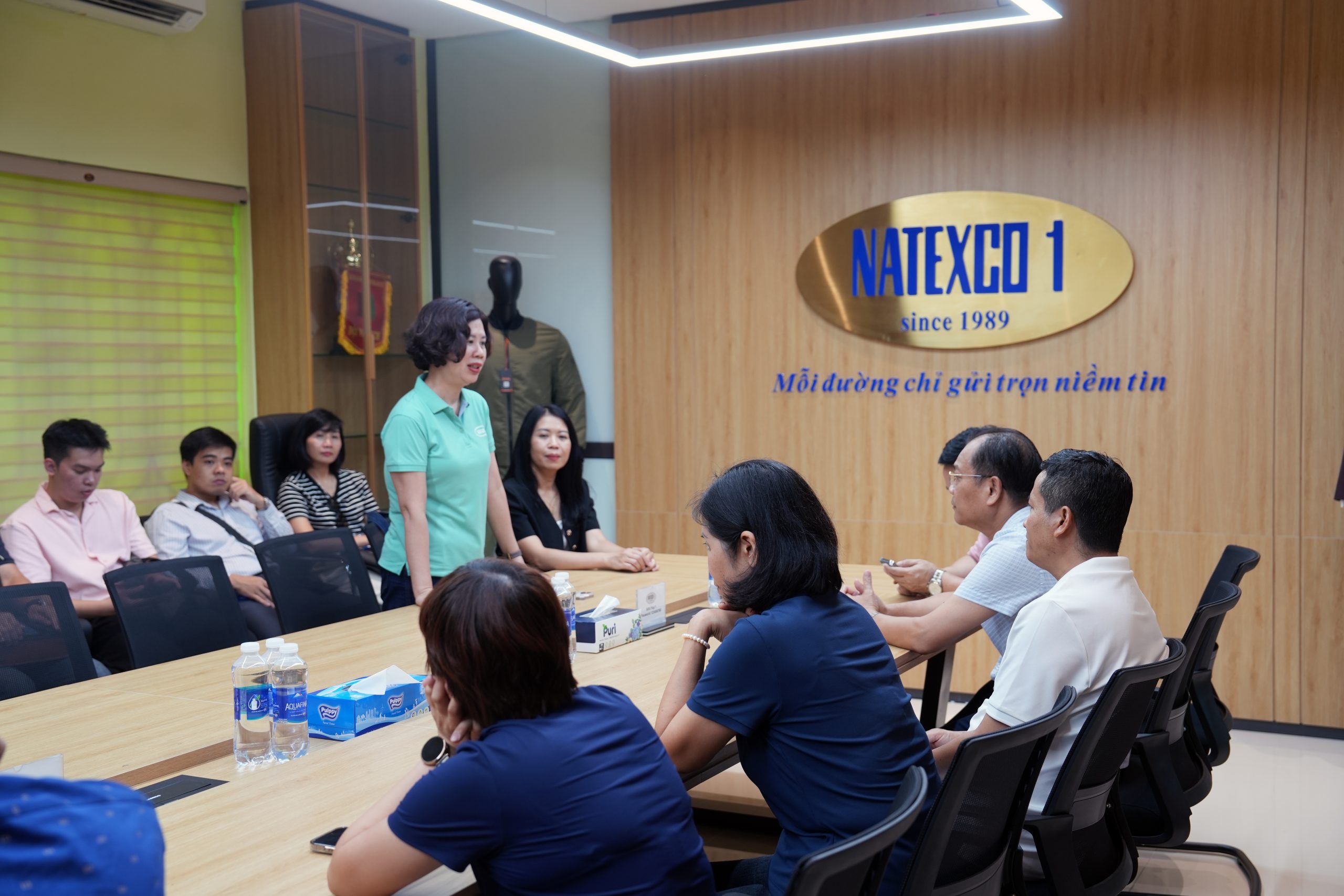 lanh dao nha may natexco1 chia se cung hoc vien scaled