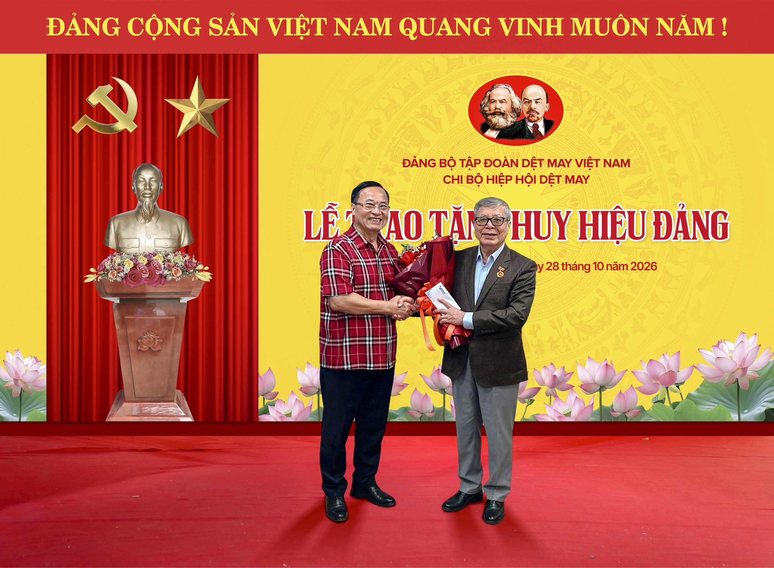 Chi bộ Hiệp hội Dệt May Việt Nam long trọng tổ chức Lễ trao tặng Huy hiệu Đảng 2 HH 2 scaled