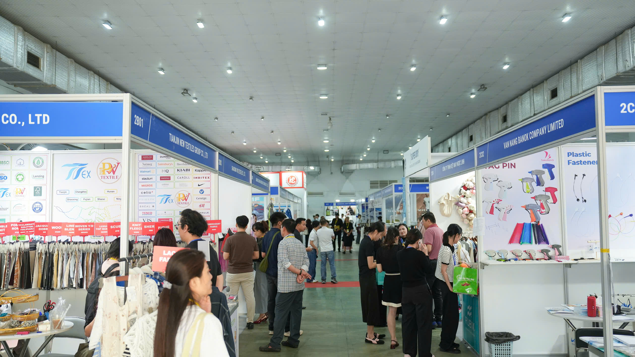 Khai mạc HanoiTex – HanoiFabric 2026: Kết nối công nghệ, mở rộng hợp tác cho doanh nghiệp dệt may 12 HanoiTex 2026 19