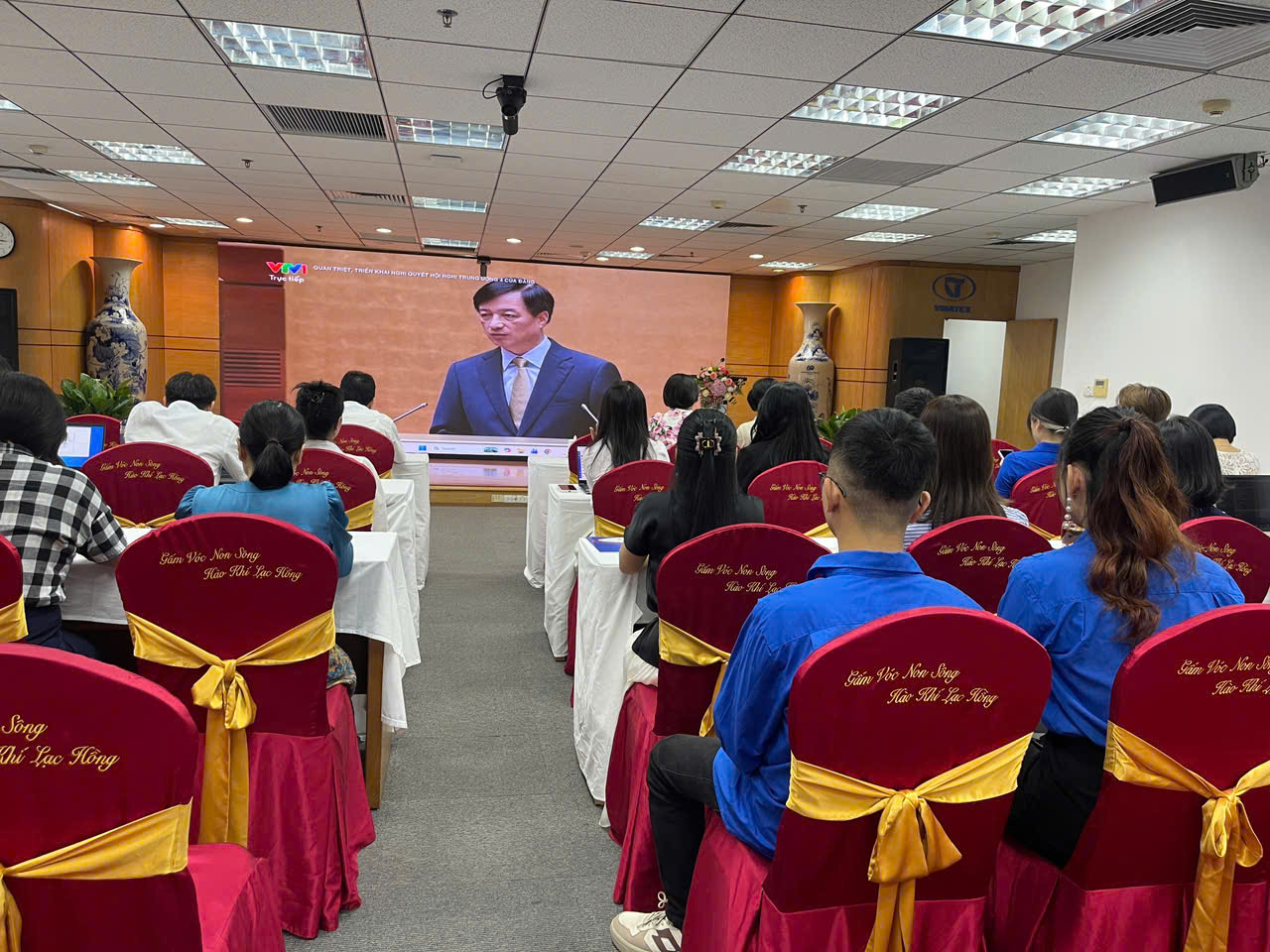 Đảng bộ Vinatex quán triệt, triển khai Nghị quyết Hội nghị lần thứ Tư Ban Chấp hành Trung ương Đảng khóa XIV 2 Tap doan 1