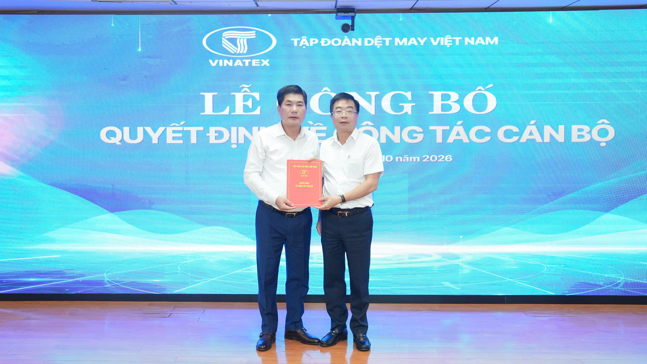 bo nhiem tong giam doc 5