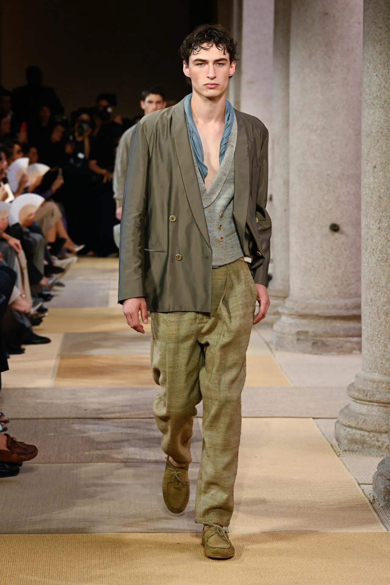 Giorgio Armani xuân hè 2027: “Evolution” và hành trình tiếp nối một di sản 6 giorgio armani mfw rtw mens spring 2027 r gg 009
